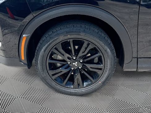 Used 2024 Mitsubishi Eclipse Cross AWD image 30