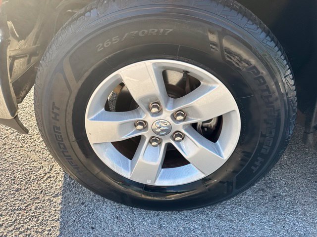 Used 2017 RAM 1500 Classic SLT RWD image 4