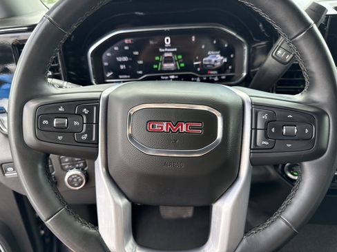 Used 2025 GMC Sierra 1500 SLT AWD/4WD image 30