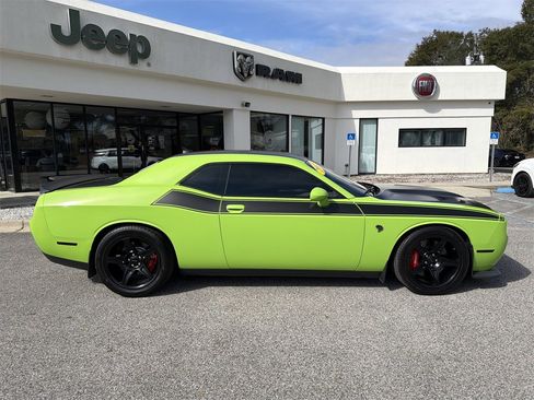 Used 2015 Dodge Challenger SRT Hellcat image 4