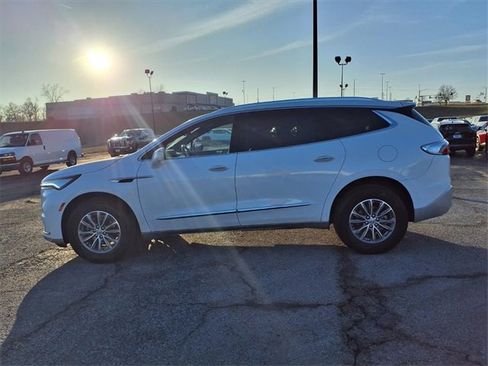 Used 2024 Buick Enclave Premium image 31