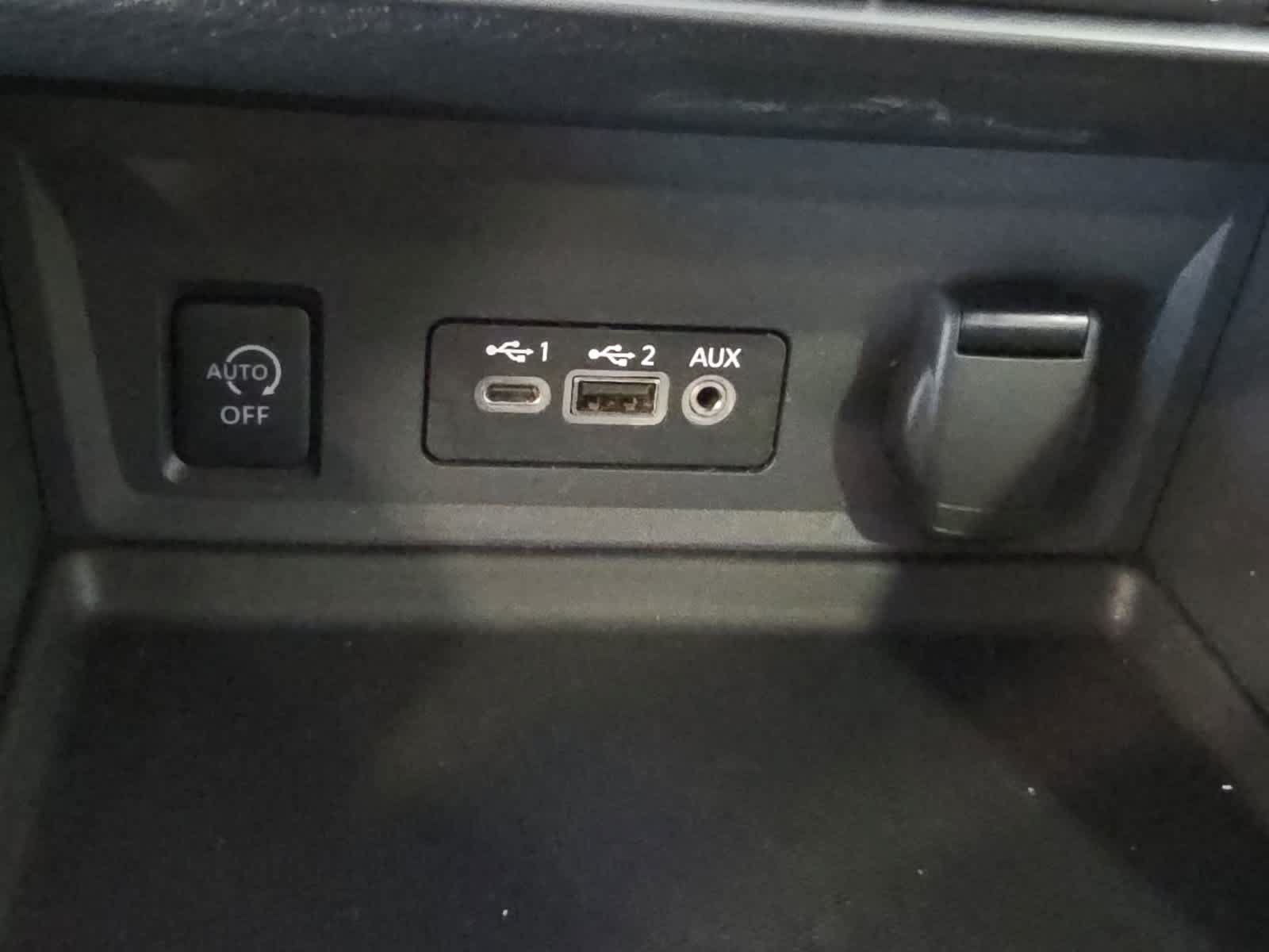 Used 2025 Nissan Sentra SV FWD image 20