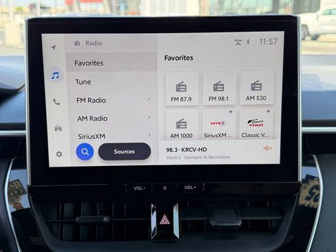 Certified 2025 Toyota Corolla SE w/ SE Premium Package image 27