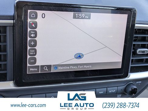 Used 2024 Hyundai Venue Limited image 22