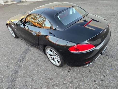 Used 2009 BMW Z4 sDrive30i image 18