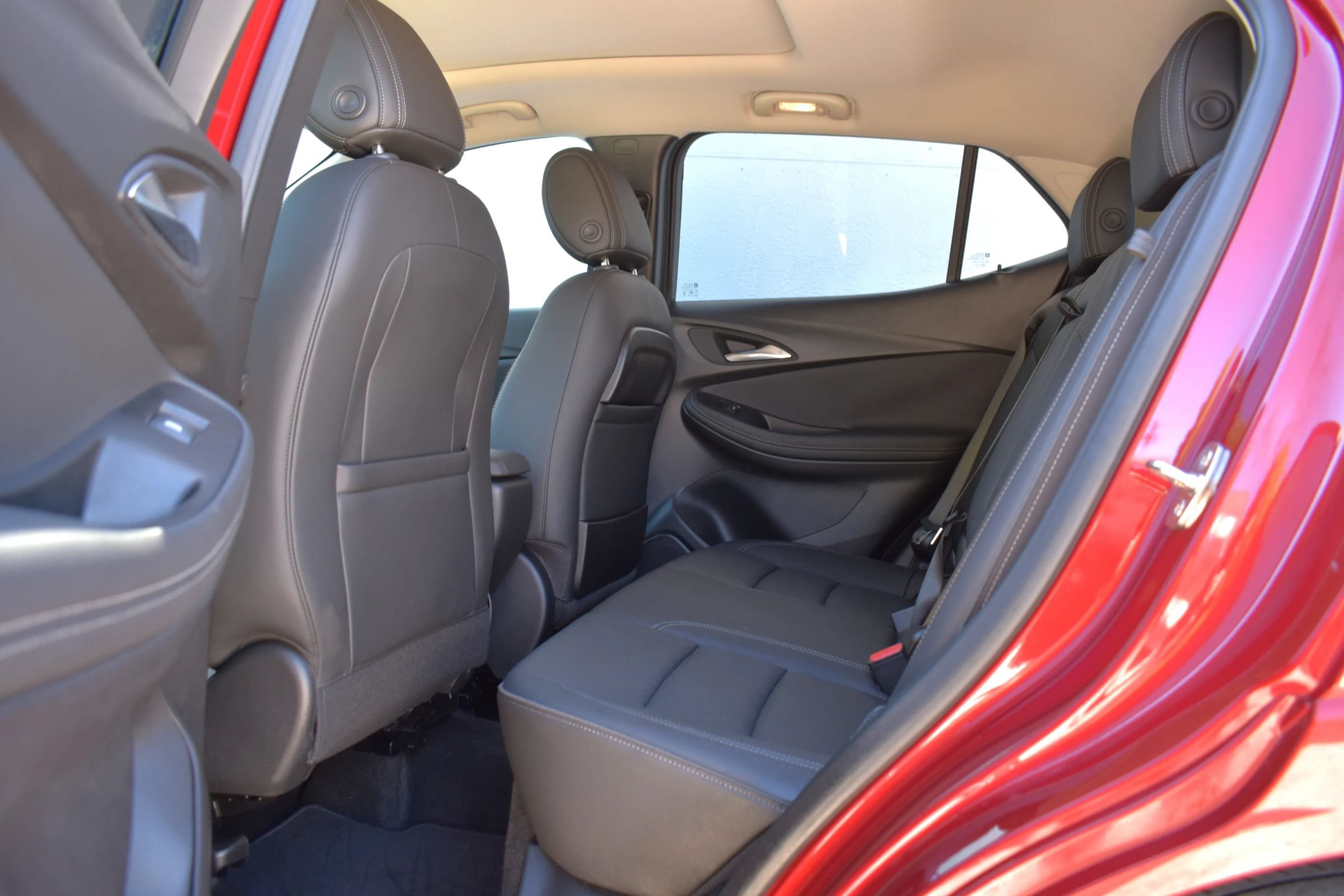 Used 2020 Buick Encore GX Essence w/ Experience Buick Package AWD/4WD image 48
