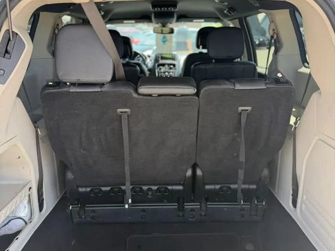 Used 2020 Dodge Grand Caravan SXT FWD image 21