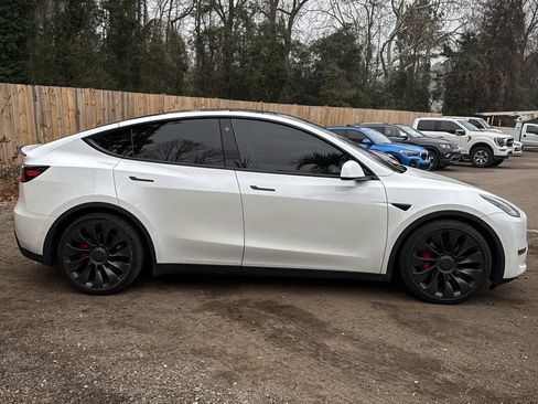 Used 2022 Tesla Model Y Performance image 19
