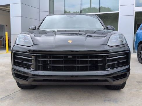 Used 2024 Porsche Cayenne AWD/4WD image 9