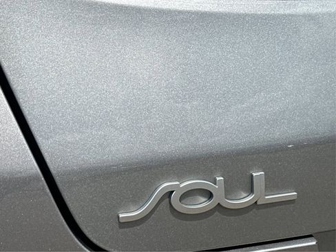 Used 2022 Kia Soul LX w/ Technology Package FWD image 24
