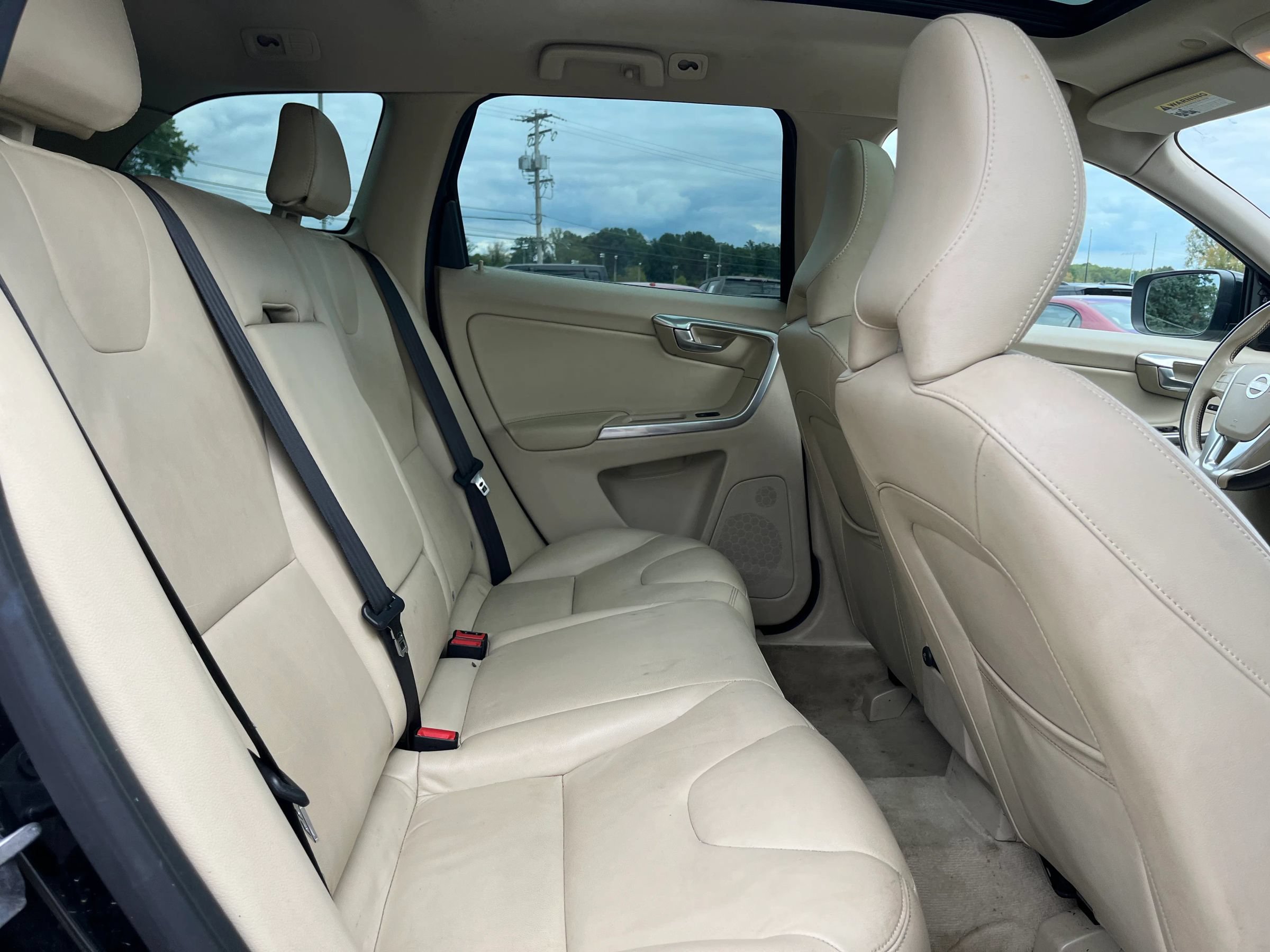 Used 2015 Volvo XC60 T5 AWD/4WD image 14