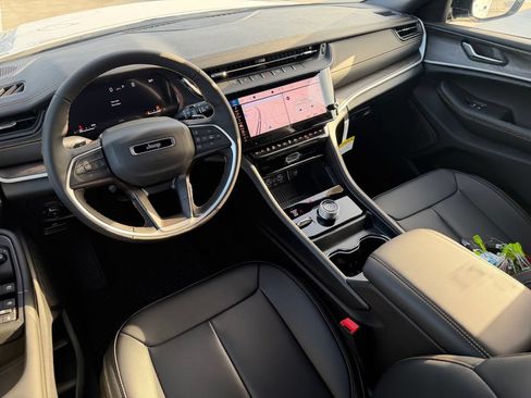 New 2026 Jeep Grand Cherokee Limited AWD/4WD image 10