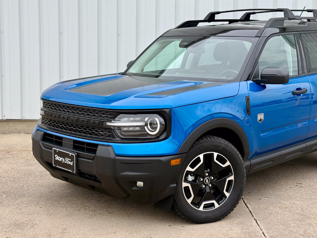 Used 2025 Ford Bronco Sport Big Bend w/ Convenience Package AWD/4WD image 2