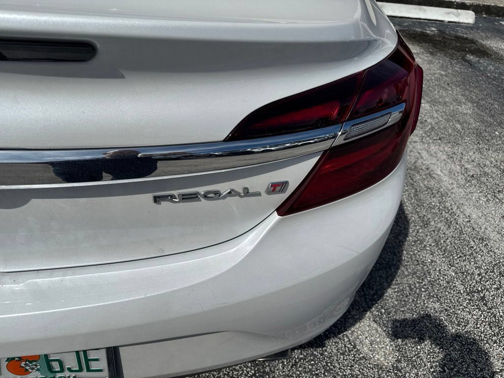 Used 2016 Buick Regal FWD image 13