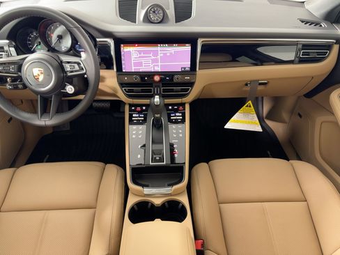 Certified 2026 Porsche Macan S AWD/4WD image 28