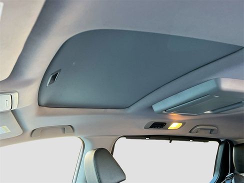 Used 2023 Honda Odyssey Touring image 23