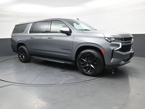 Used 2021 Chevrolet Suburban Premier w/ Premium Package image 4