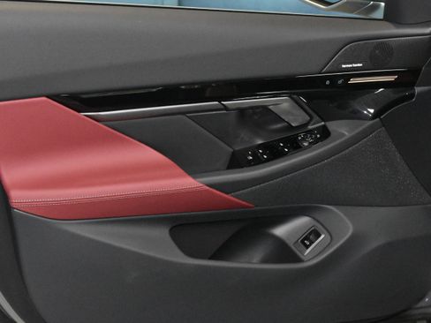 New 2026 BMW 530i xDrive image 3