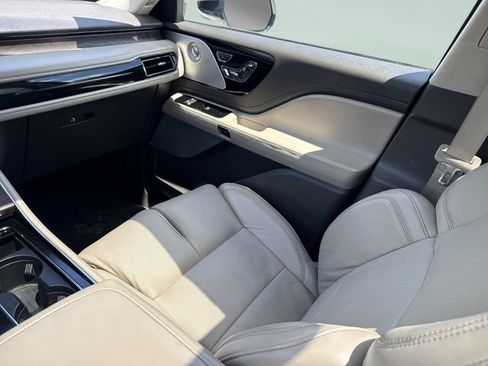 Used 2020 Lincoln Aviator Reserve w/ Equipment Group 202A AWD/4WD image 25