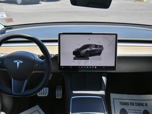 Used 2022 Tesla Model Y Performance AWD/4WD image 32