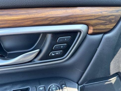 Used 2018 Honda CR-V Touring image 22