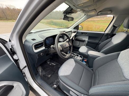 New 2025 Ford Maverick XLT image 34