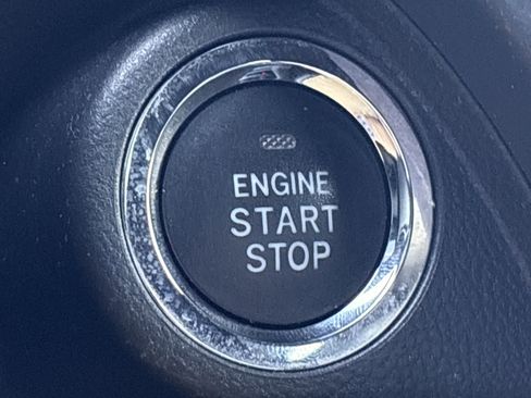 Used 2025 Subaru Forester Limited image 36