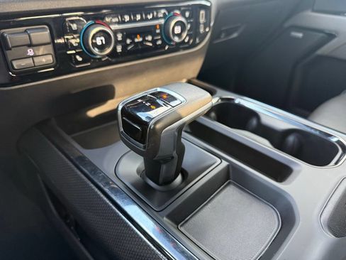 Used 2022 Chevrolet Silverado 1500 ZR2 w/ Technology Package AWD/4WD image 18