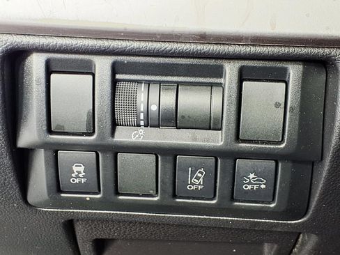 Used 2019 Subaru Outback 2.5i Premium AWD/4WD image 16