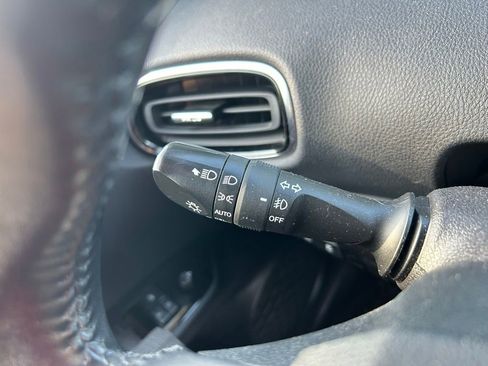 Used 2019 Toyota Prius Prime Advanced FWD image 22