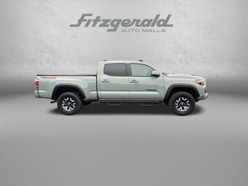 Used 2023 Toyota Tacoma TRD Off-Road w/ Technology Package AWD/4WD image 8