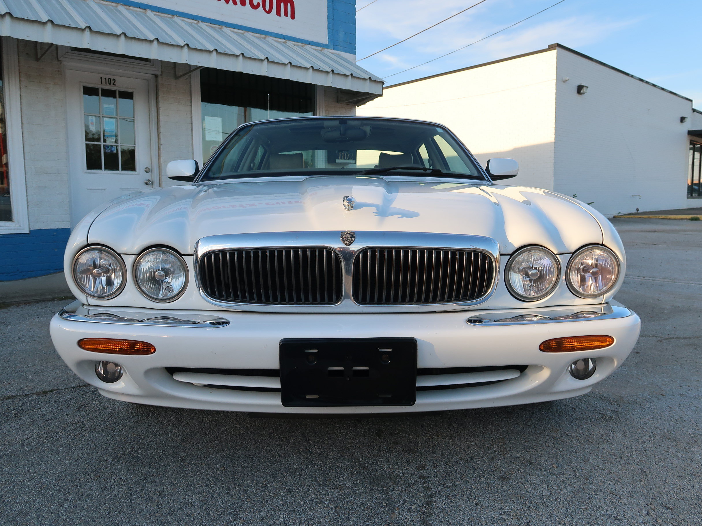 Used 1999 Jaguar XJ8 RWD image 43