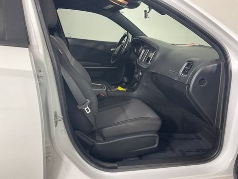 Used 2022 Dodge Charger SXT RWD image 28
