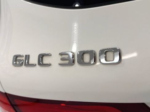 Used 2019 Mercedes-Benz GLC 300 4MATIC image 12