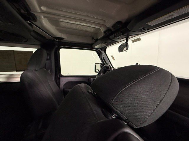Used 2021 Jeep Wrangler Sport AWD/4WD image 26