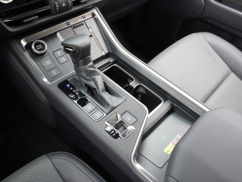 Used 2025 Lexus GX 550 AWD/4WD image 21