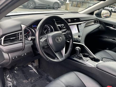 Used 2020 Toyota Camry SE image 13