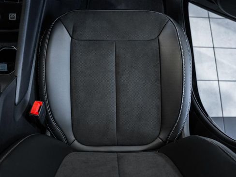 New 2025 Jeep Grand Cherokee Altitude image 29