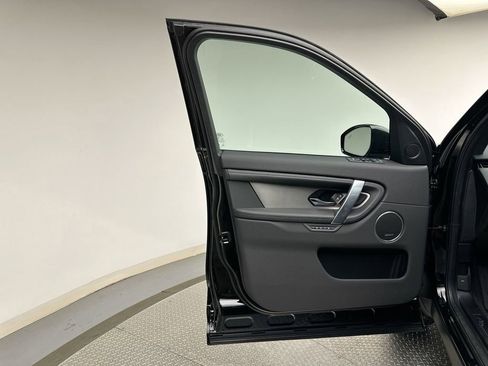 New 2026 Land Rover Discovery Sport Landmark image 17