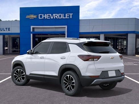 New 2026 Chevrolet TrailBlazer LT w/ Convenience Package FWD image 3