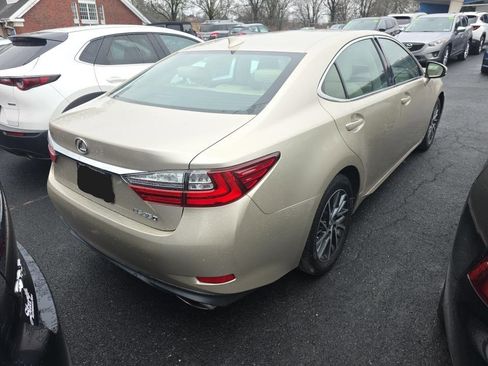 Used 2017 Lexus ES 350 w/ Navigation System Package image 2