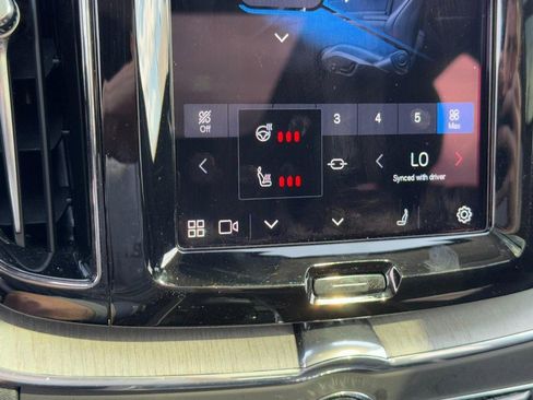 Used 2025 Volvo XC60 B5 Plus w/ Climate Package image 21