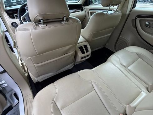 Used 2017 Ford Taurus Limited FWD image 8