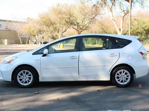 Used 2014 Toyota Prius V Two image 3