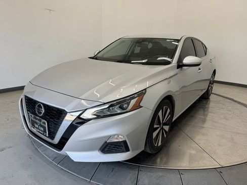 Used 2022 Nissan Altima 2.5 SV FWD image 28