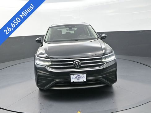 Used 2023 Volkswagen Tiguan SE w/ Panoramic Sunroof Package AWD/4WD image 2