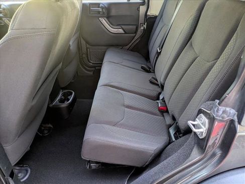 Used 2018 Jeep Wrangler Unlimited Sport S image 16