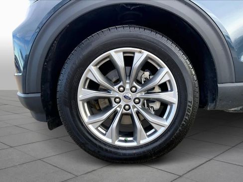 Certified 2022 Ford Explorer XLT w/ Equipment Group 202A image 10