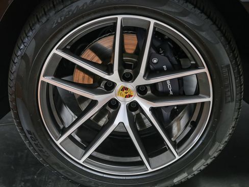 Certified 2026 Porsche Macan AWD/4WD image 13