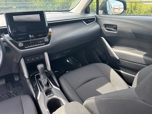 Used 2025 Toyota Corolla Cross LE AWD/4WD image 10